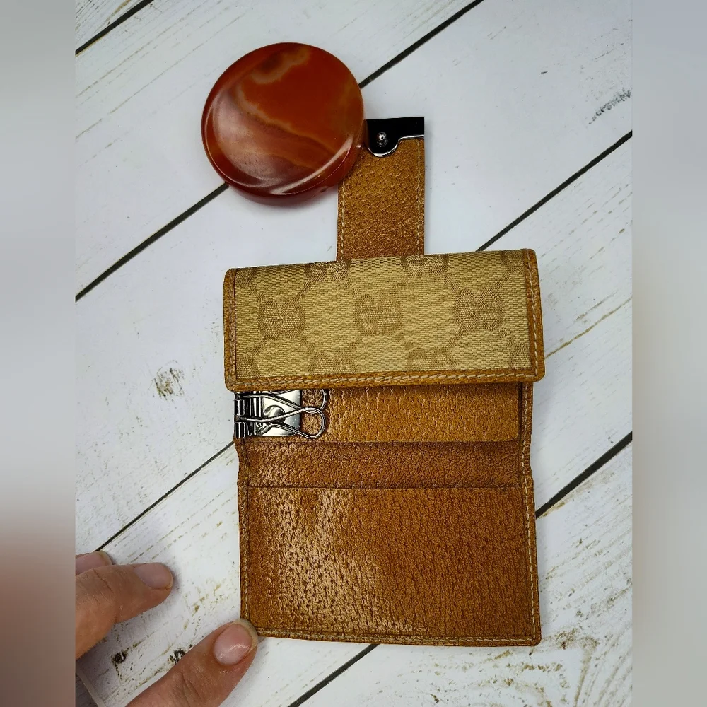 Gucci Key Wallet - Picture 2 of 13